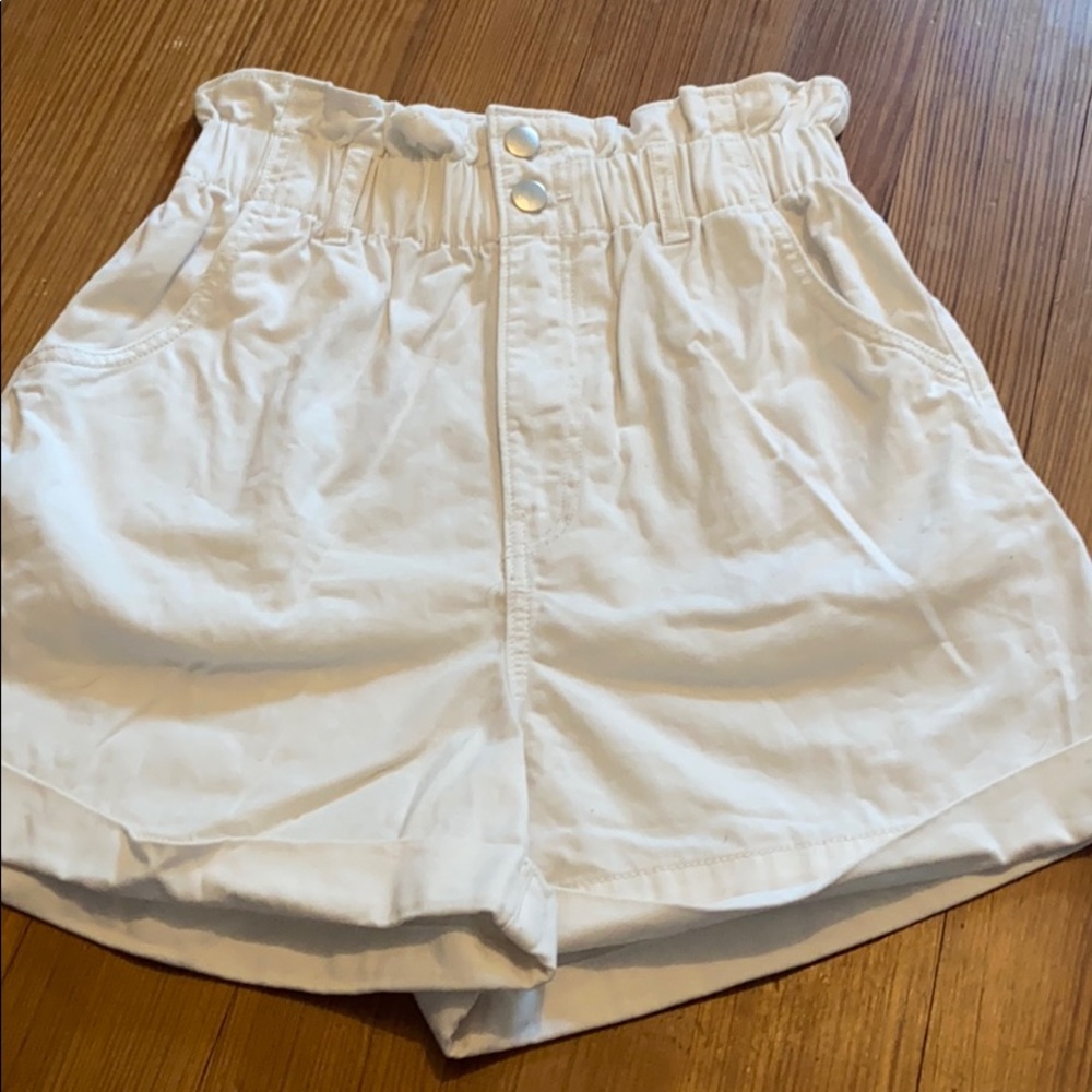 nwot h&m high waisted white paperbag shorts
